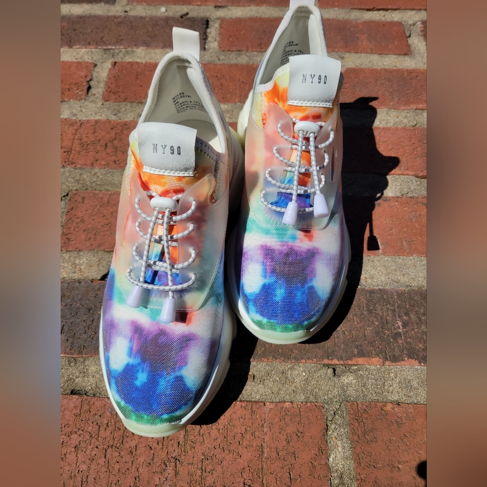 Women's 9M Multi-colored Steve Madden Athletic Shoes